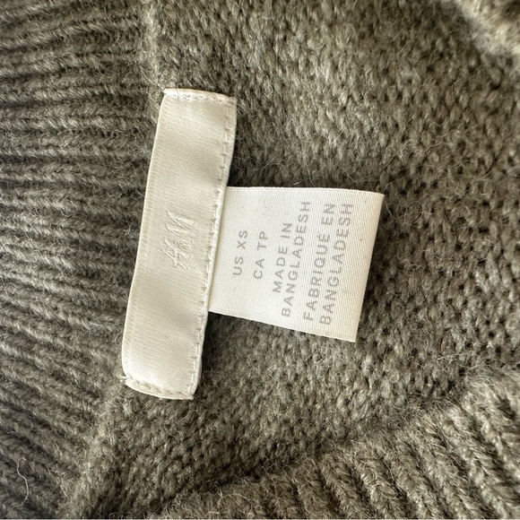 H&M Olive Knit Sweater - Picture 2 of 3